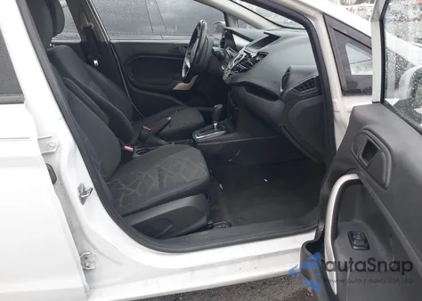 2013 Ford Fiesta Se z USA, uszkodzony, nr VIN 3FADP4BJ9DM199259